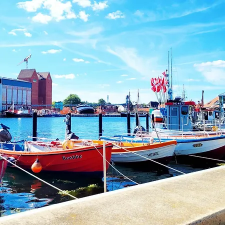 Neues Kuestenjuwel Mit Erstklassiger Einrichtung Direkt Am Hafen 